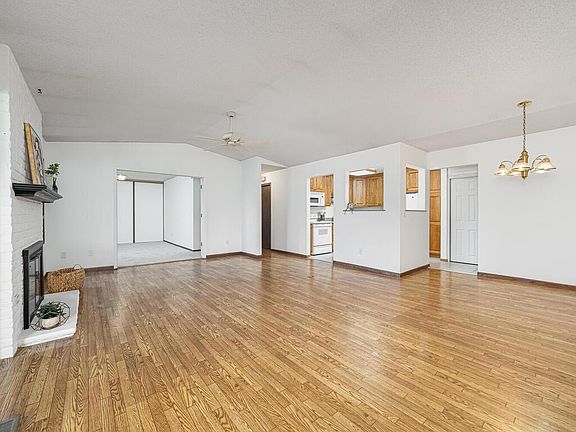 2nd image of 984 Yuma Ln N