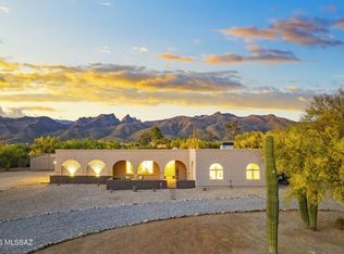 9501 E Quiet Pl, Tucson, AZ 85749