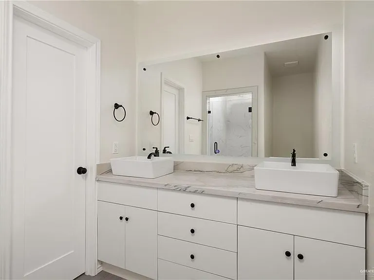 2800 Stablewood — Photo 11