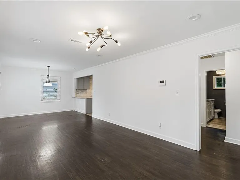 2035 Miriam Ln — Photo 6