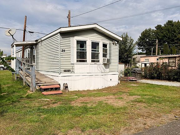 3rd image of 868 Southampton Rd #25