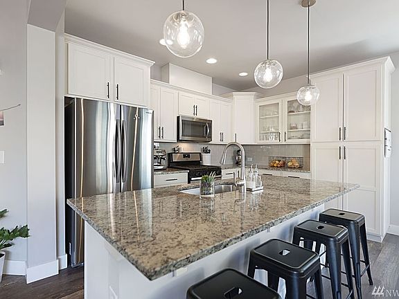 4th image of 2309 Cady Dr