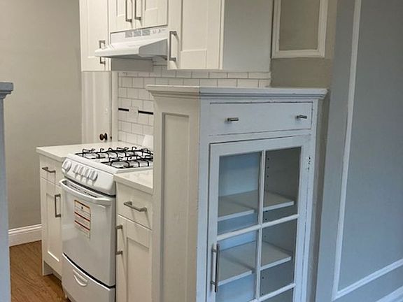 4th image of 1601 W Thome Ave APT 2I