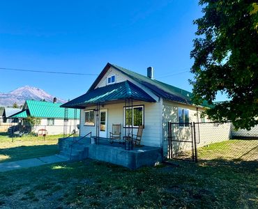 413 California St, Weed, CA, 96094