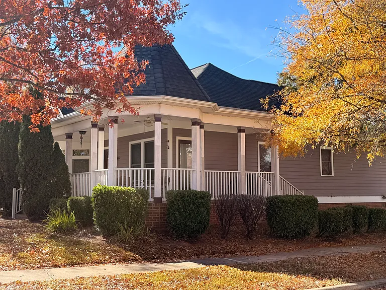 602 Bingham St — Photo 2