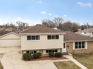 104 W Rozanne Dr, Addison, IL 60101