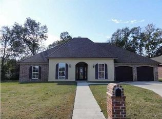 113 Merlot Dr, Lafayette, LA 70503
