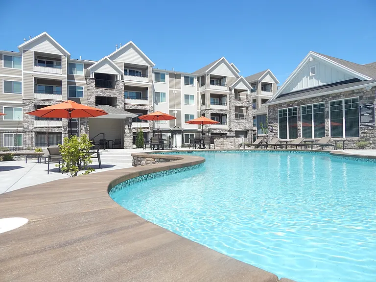 Season community central pool