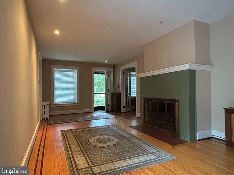1121 Spring Grove Ave — Photo 6