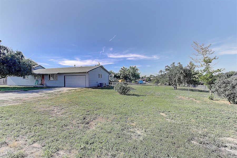2nd image of 10780 W Columbia Rd