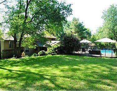 2nd image of 8 Reedmoor Ln
