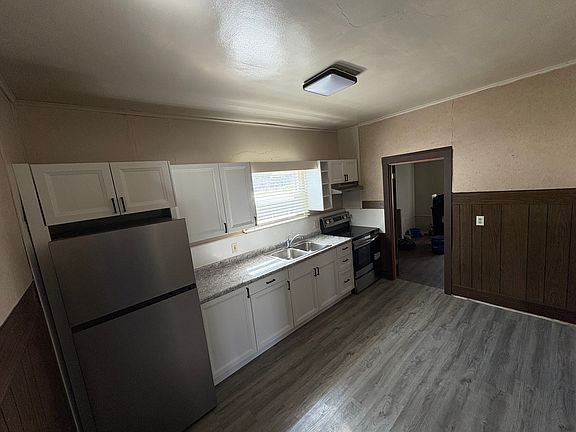 5th image of 315 S Superior St APT 8