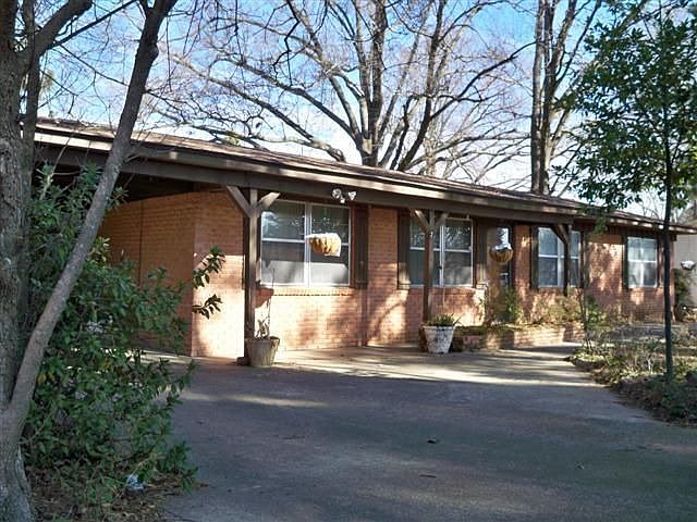 1st image of 7 Wisteria Dr