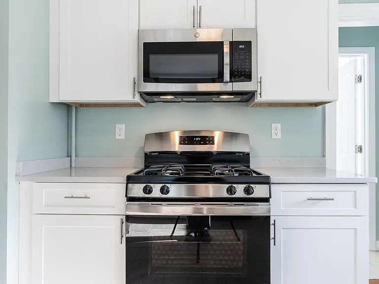 86 Brook St #1 — Photo 3