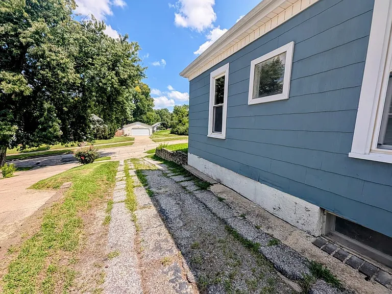 3316 Duncan St — Photo 4
