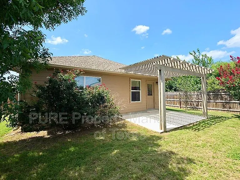 433 Moulins Ln — Photo 19