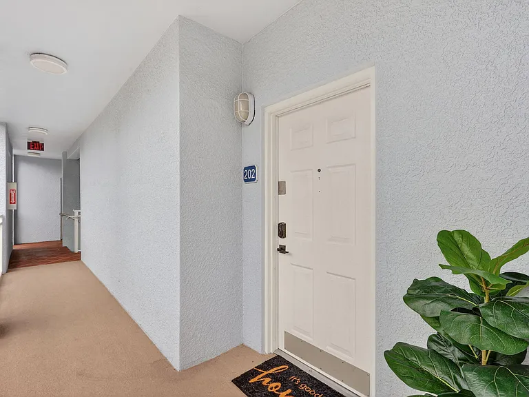 675 NW Flagler Ave #202 — Photo 4