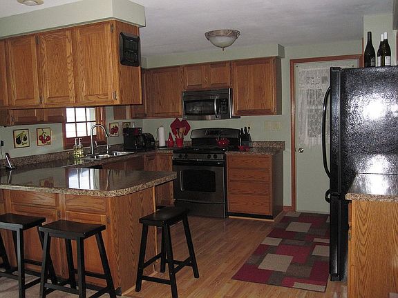 2nd image of 1751 Suisse Ln