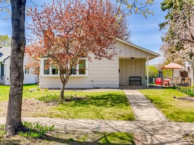 5920 Queen Ave S, Minneapolis, MN, 55410