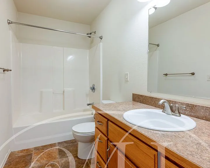 132 E Birch St — Photo 13
