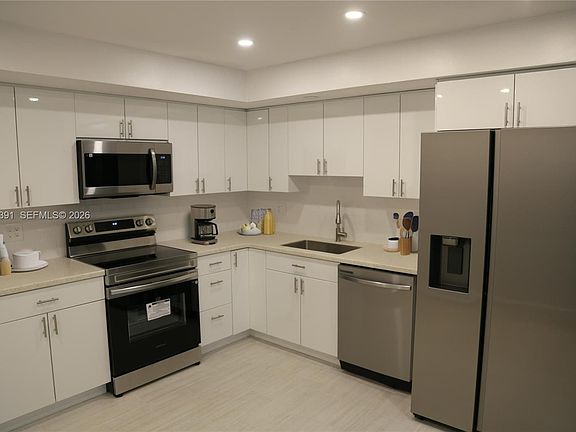 2nd image of 4233 Washington St