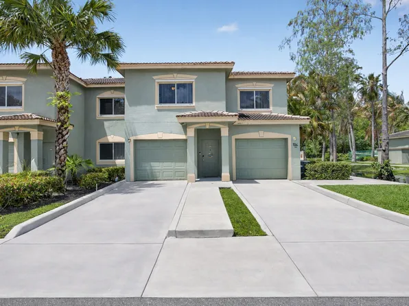 310 Crestwood Circle #208, Royal Palm Beach, FL 33411
