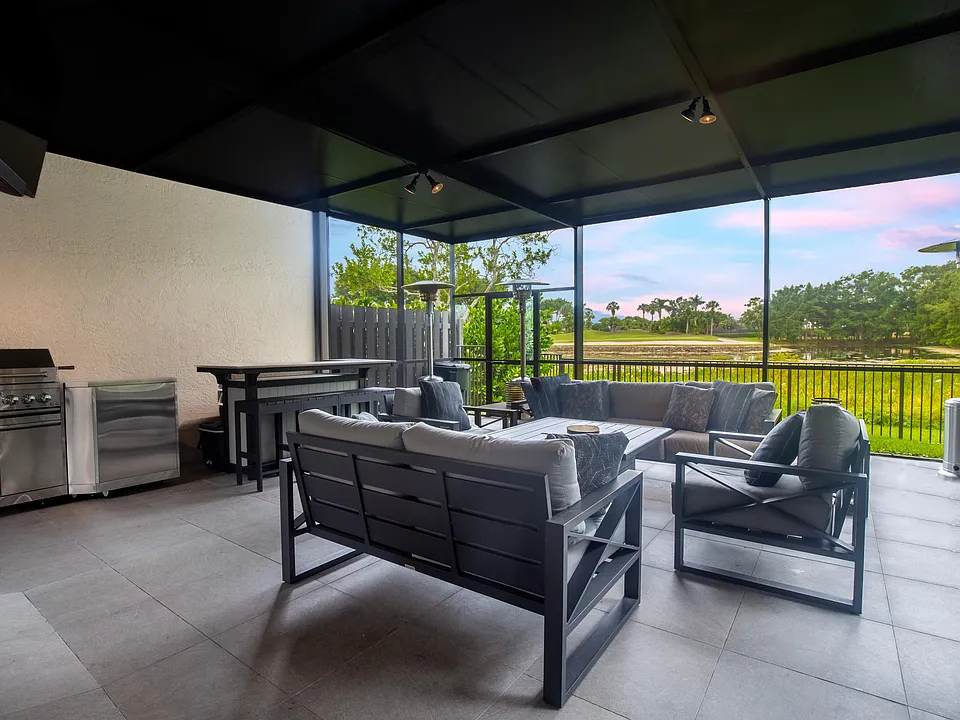 8216 Heritage Club Dr