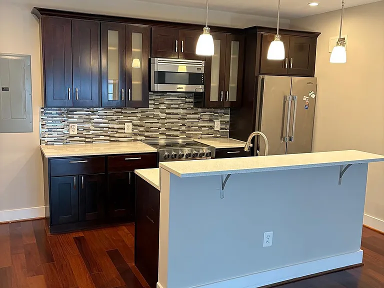 4004 Edmunds St NW #7 — Photo 4