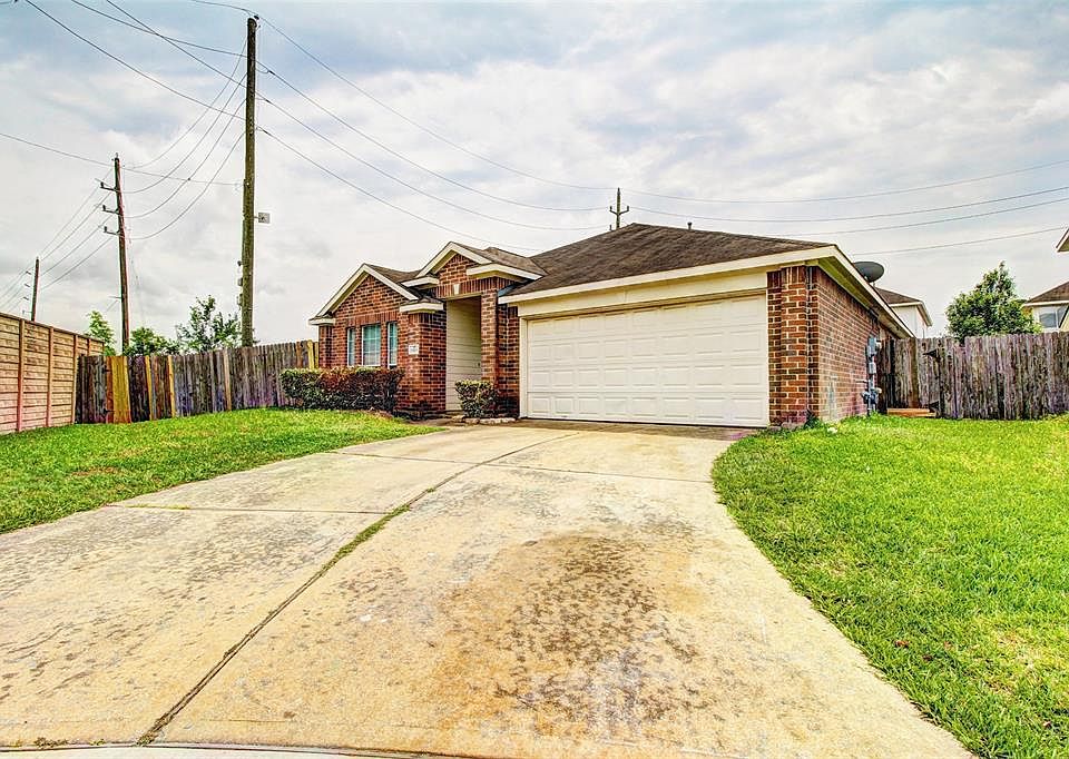 1st image of 15503 Fair Elm Ct