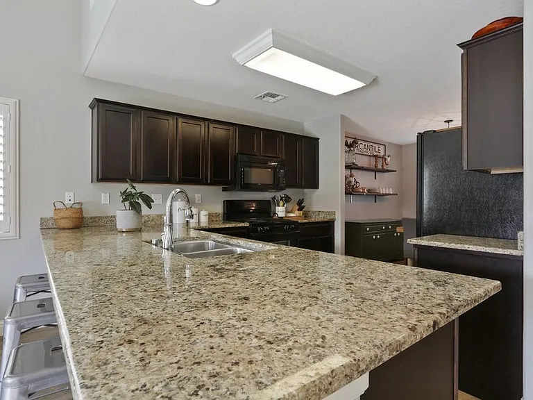 2423 W Corvina Ave — Photo 5