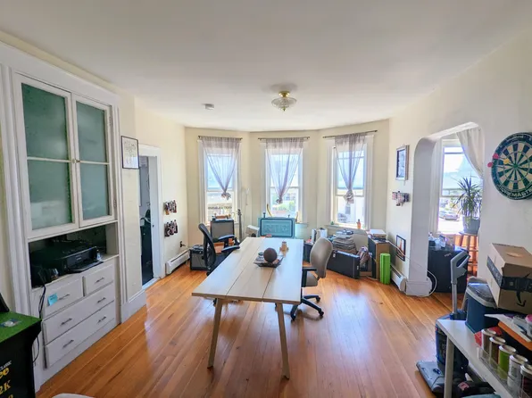 92 Medford St #3, Medford, MA 02155