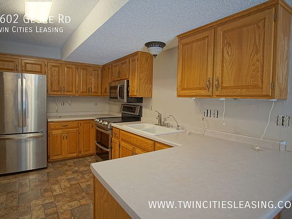 3rd image of 1602 Geske Rd