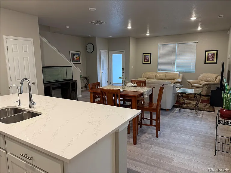 13935 Vispo Way — Photo 5