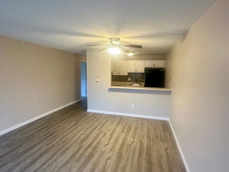 Des Moines Station Apartments — Photo 8