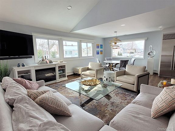 5th image of 702 Fishermans Road