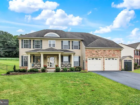 805 Clydesdale Dr, York, PA 17402