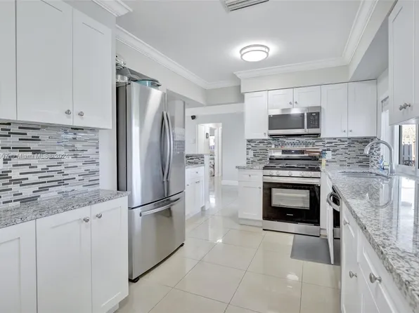 11391 NW 35th Pl, Sunrise, FL 33323