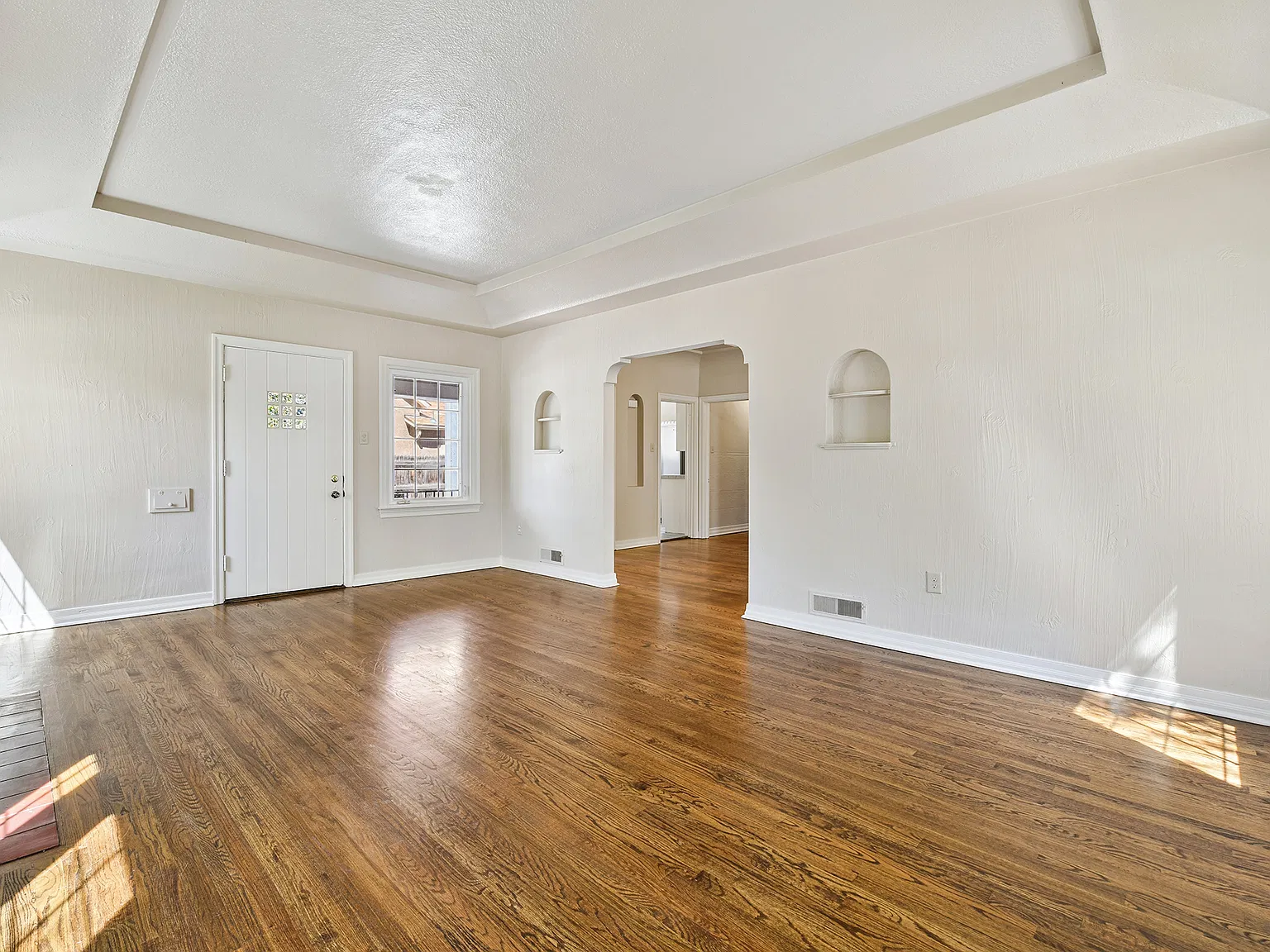 4 bed, 2514 sqft, $2,750 — Photo 2