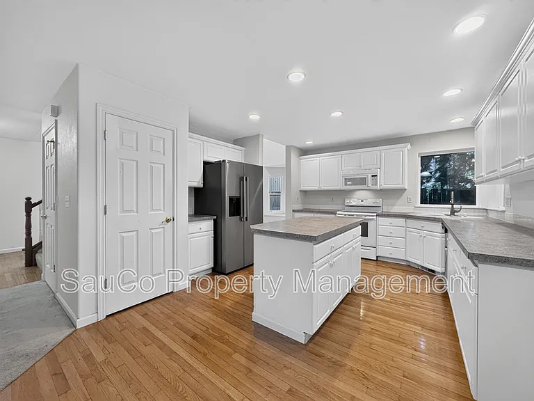 1861 SE 47th Ave — Photo 8