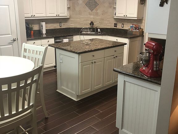 3rd image of 1209 Tiffany Dr