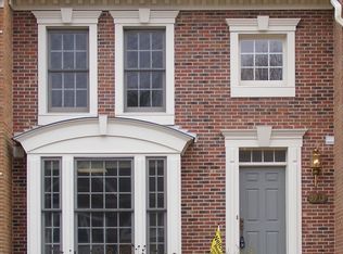 3913 Valley Ridge Dr, Fairfax, VA 22033