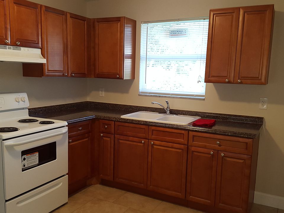 2nd image of 241 NE 11th St APT B