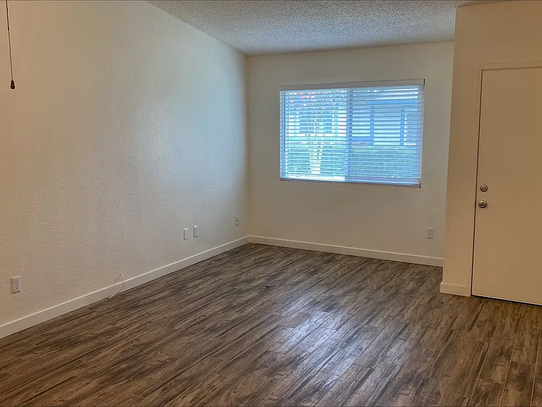 4680 Jurupa Ave — Photo 6