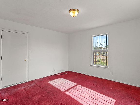 4th image of 330 Valle Del Carmen Dr