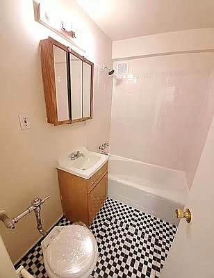 4th image of 465 E 7th St #58