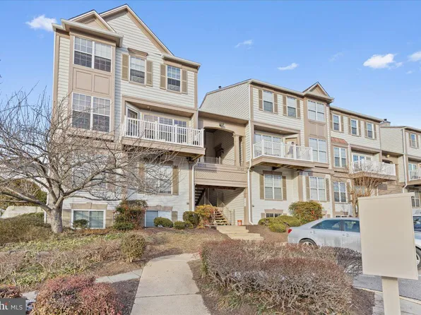 8246 Catbird Cir Unit 101, Lorton, VA 22079