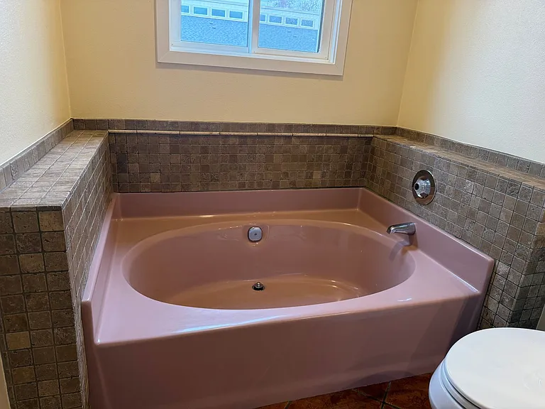 1050 NE Butler Market Rd #2 — Photo 14