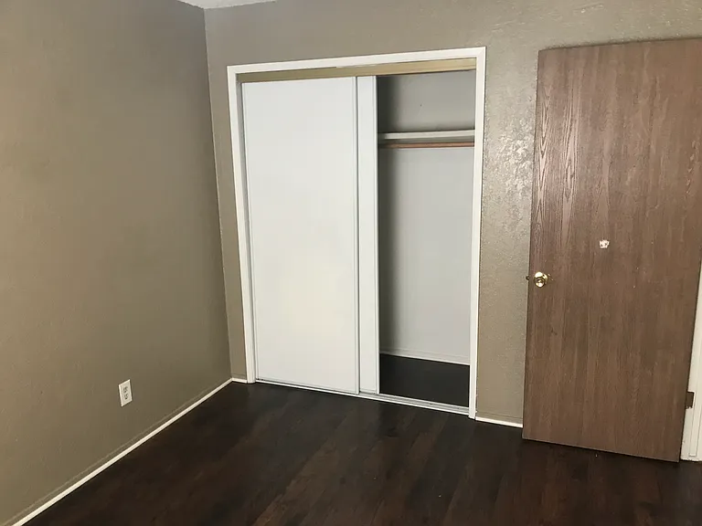 Morton Place Apartments — Photo 8