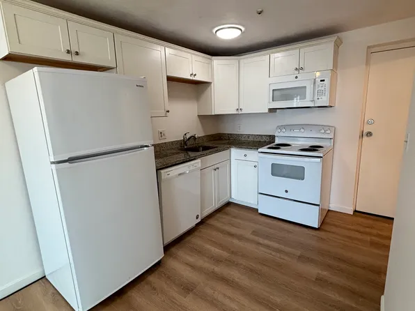 272 Quarry St #58, Quincy, MA 02169