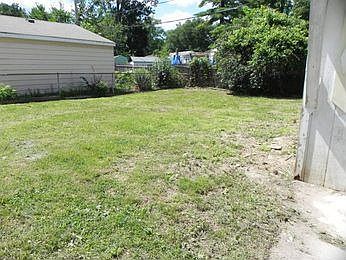 3rd image of 1336 W River Park Dr